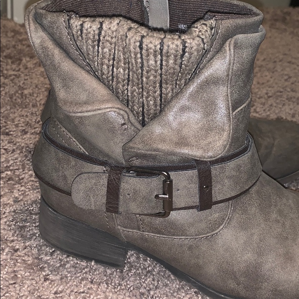 Booties - Picture 4 of 4